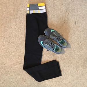 Lululemon straight leg yoga pant size 6